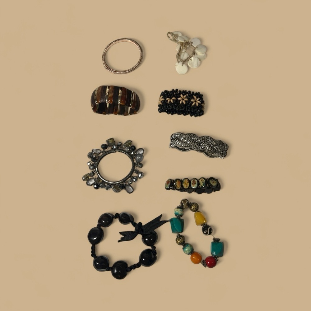Vintage Mixed Lot – Set of 8 Costume Bracelets A unique and eclectic collection